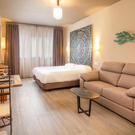 Apartamentos Sevilla Este By Qhotels Екстериор снимка