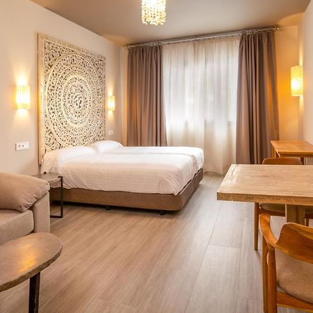 Apartamentos Sevilla Este By Qhotels Екстериор снимка
