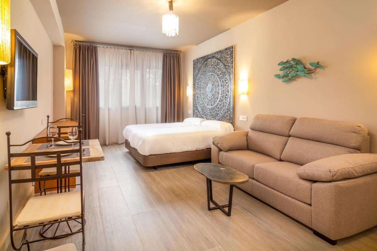 Apartamentos Sevilla Este By Qhotels Екстериор снимка