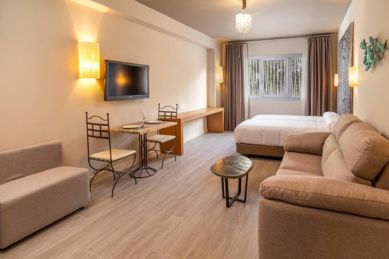 Apartamentos Sevilla Este By Qhotels Екстериор снимка