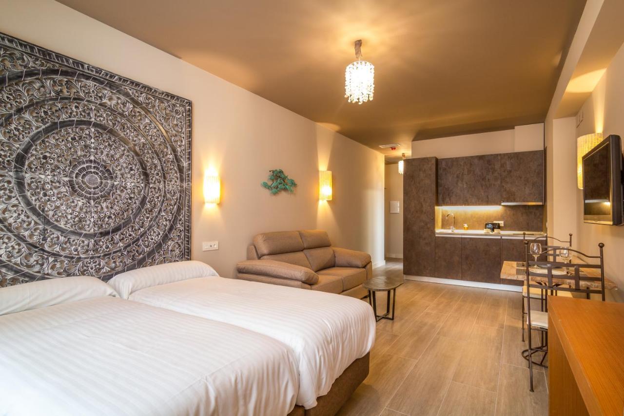 Apartamentos Sevilla Este By Qhotels Екстериор снимка