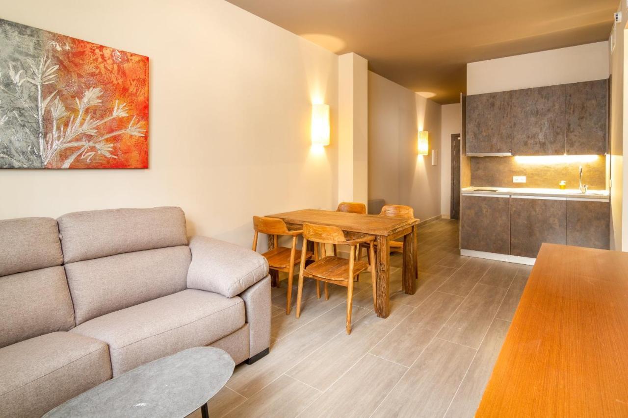 Apartamentos Sevilla Este By Qhotels Екстериор снимка